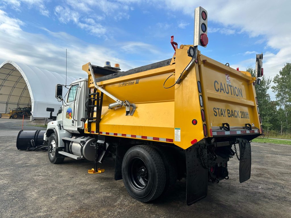 Side view of Single Axle Truck for Public Tender